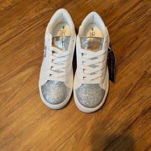 No Boundaries White and Silver Glitter Sneakers